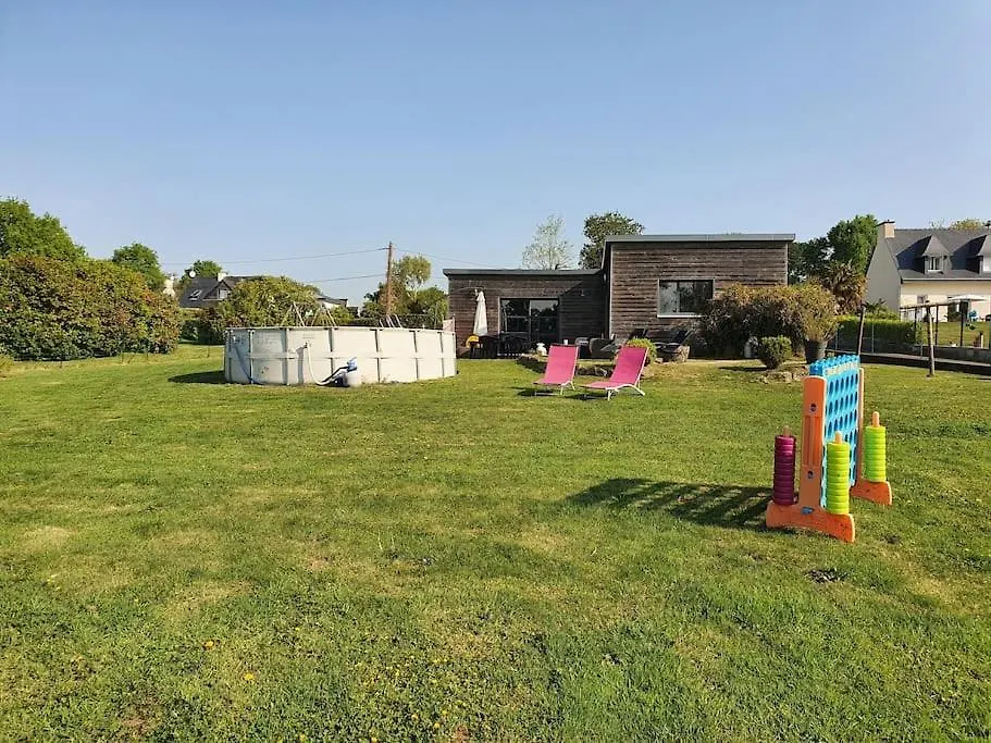 Holiday home Le Paradis Des Enfants Et Sa Maison En Bois Combrit