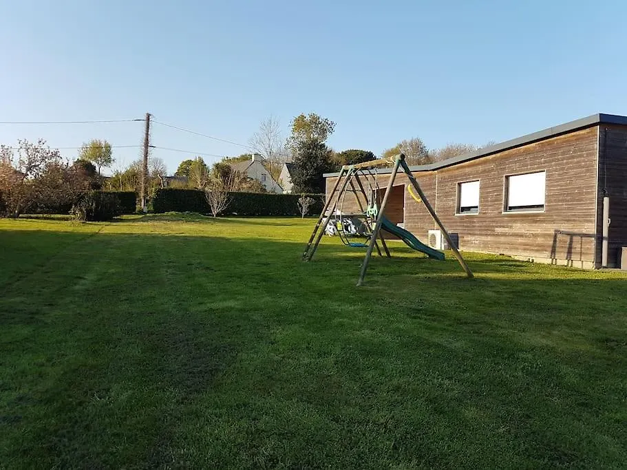 Le Paradis Des Enfants Et Sa Maison En Bois Combrit France