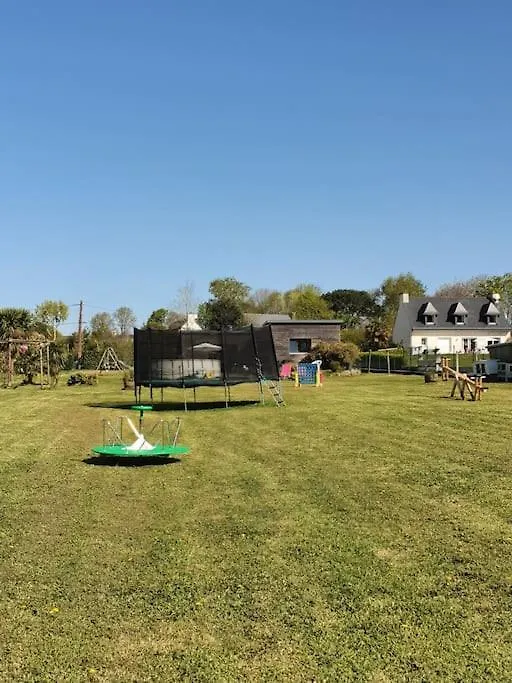 Le Paradis Des Enfants Et Sa Maison En Bois Combrit