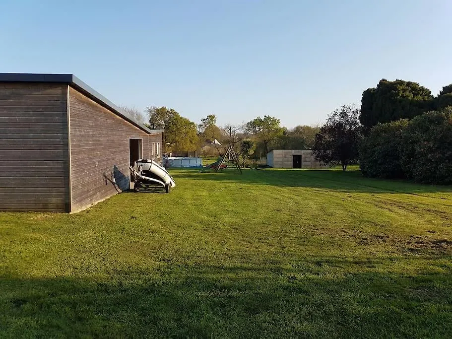 Le Paradis Des Enfants Et Sa Maison En Bois Combrit 0*,  France