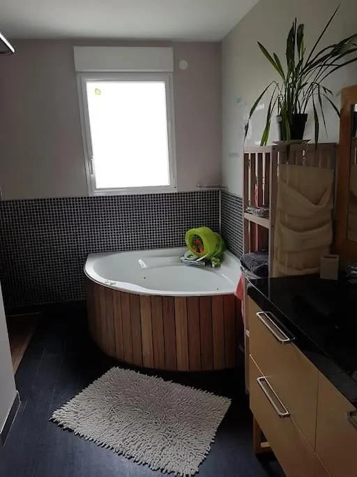 Le Paradis Des Enfants Et Sa Maison En Bois Combrit France