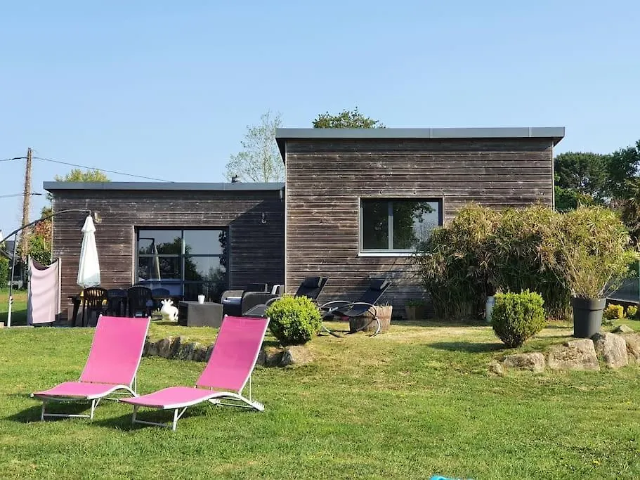 Le Paradis Des Enfants Et Sa Maison En Bois Combrit