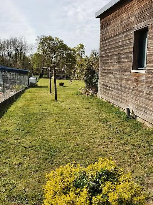 Le Paradis Des Enfants Et Sa Maison En Bois Combrit 0*,  France