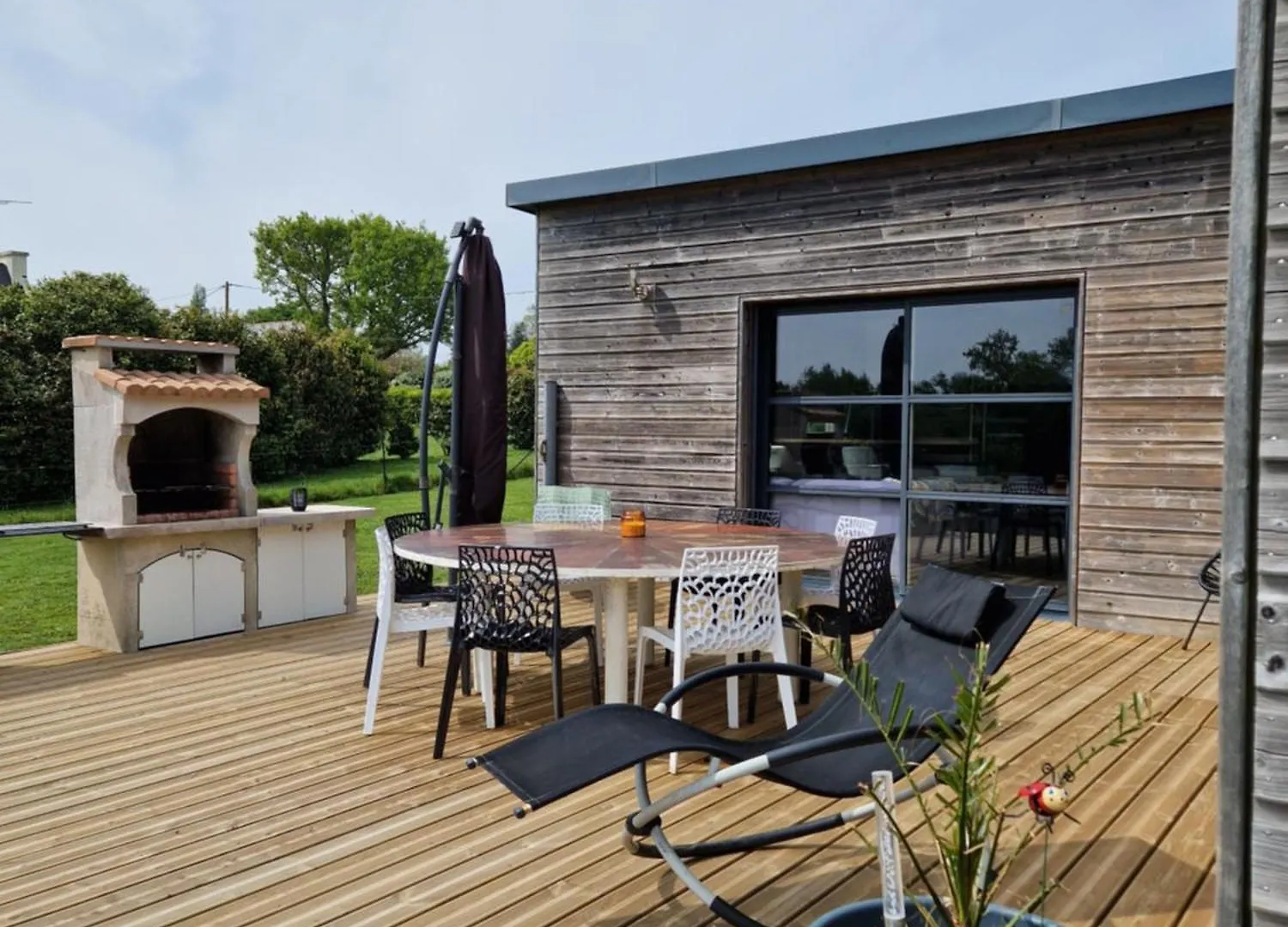 Le Paradis Des Enfants Et Sa Maison En Bois Combrit 0*,  France